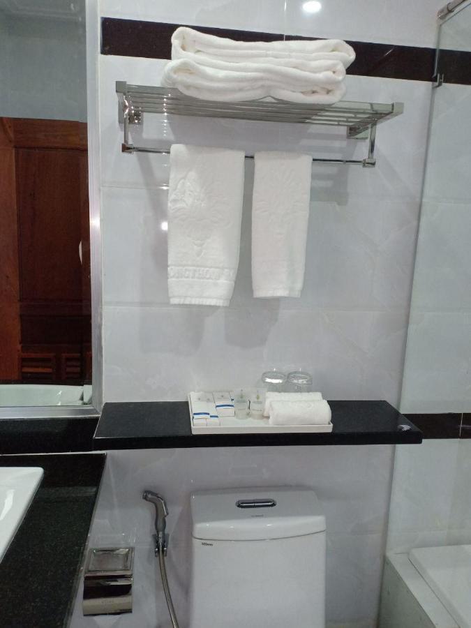 Kampong Thom Royal Hotel Esterno foto