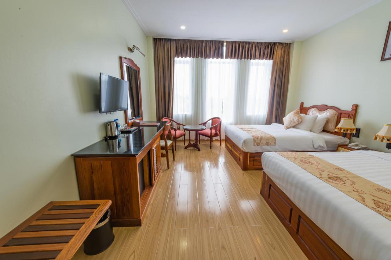 Kampong Thom Royal Hotel Esterno foto