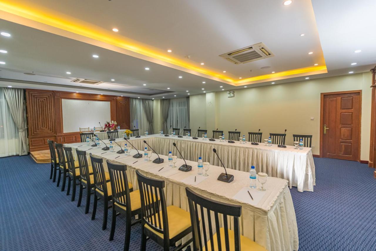 Kampong Thom Royal Hotel Esterno foto