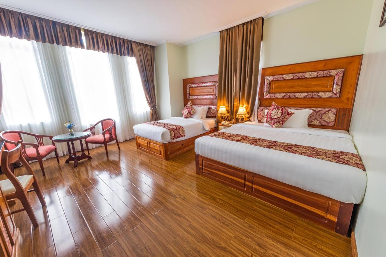 Kampong Thom Royal Hotel Esterno foto