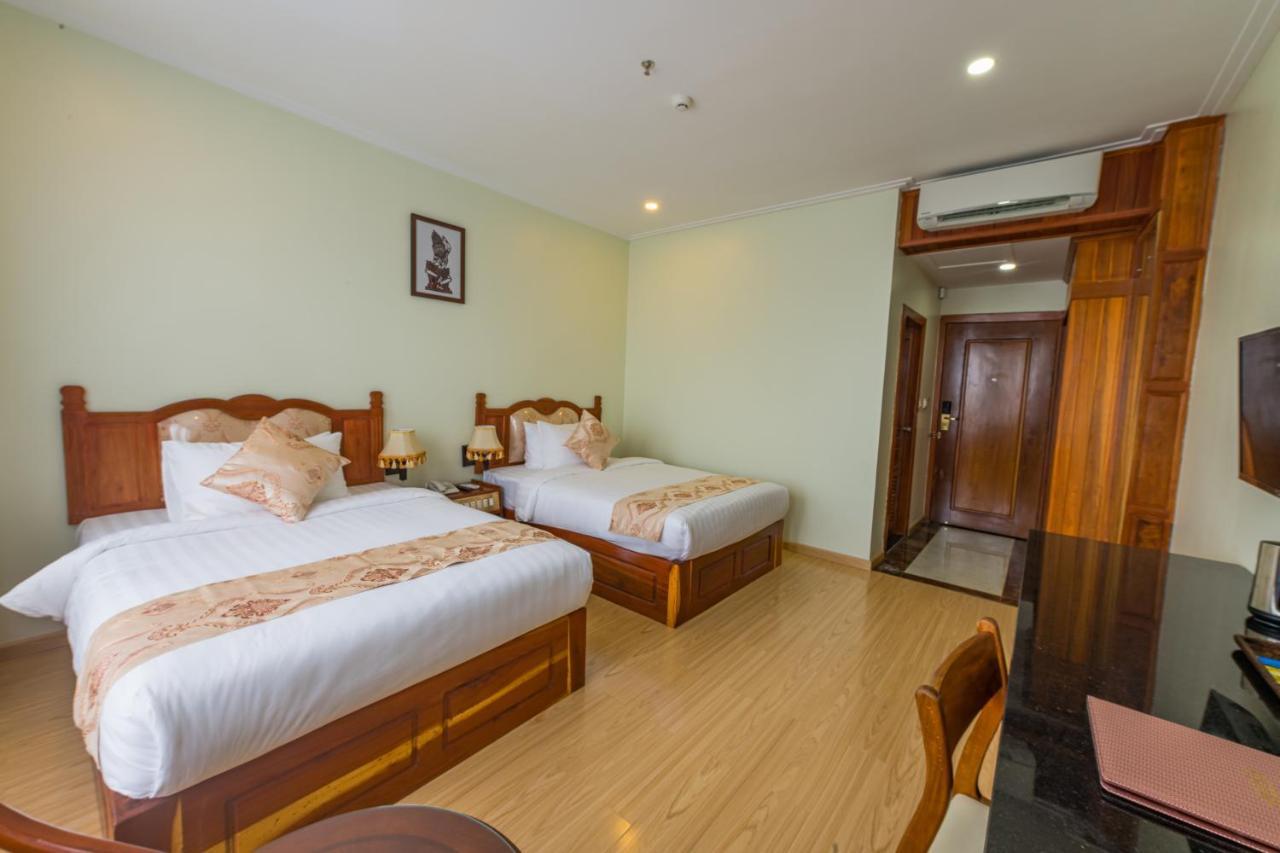 Kampong Thom Royal Hotel Esterno foto